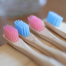 画像をギャラリービューアに読み込む, Just Smile BRUSSLE 竹歯ブラシ 4本 PINK or BLUE