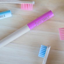 画像をギャラリービューアに読み込む, Just Smile BRUSSLE 竹歯ブラシ 4本 PINK or BLUE